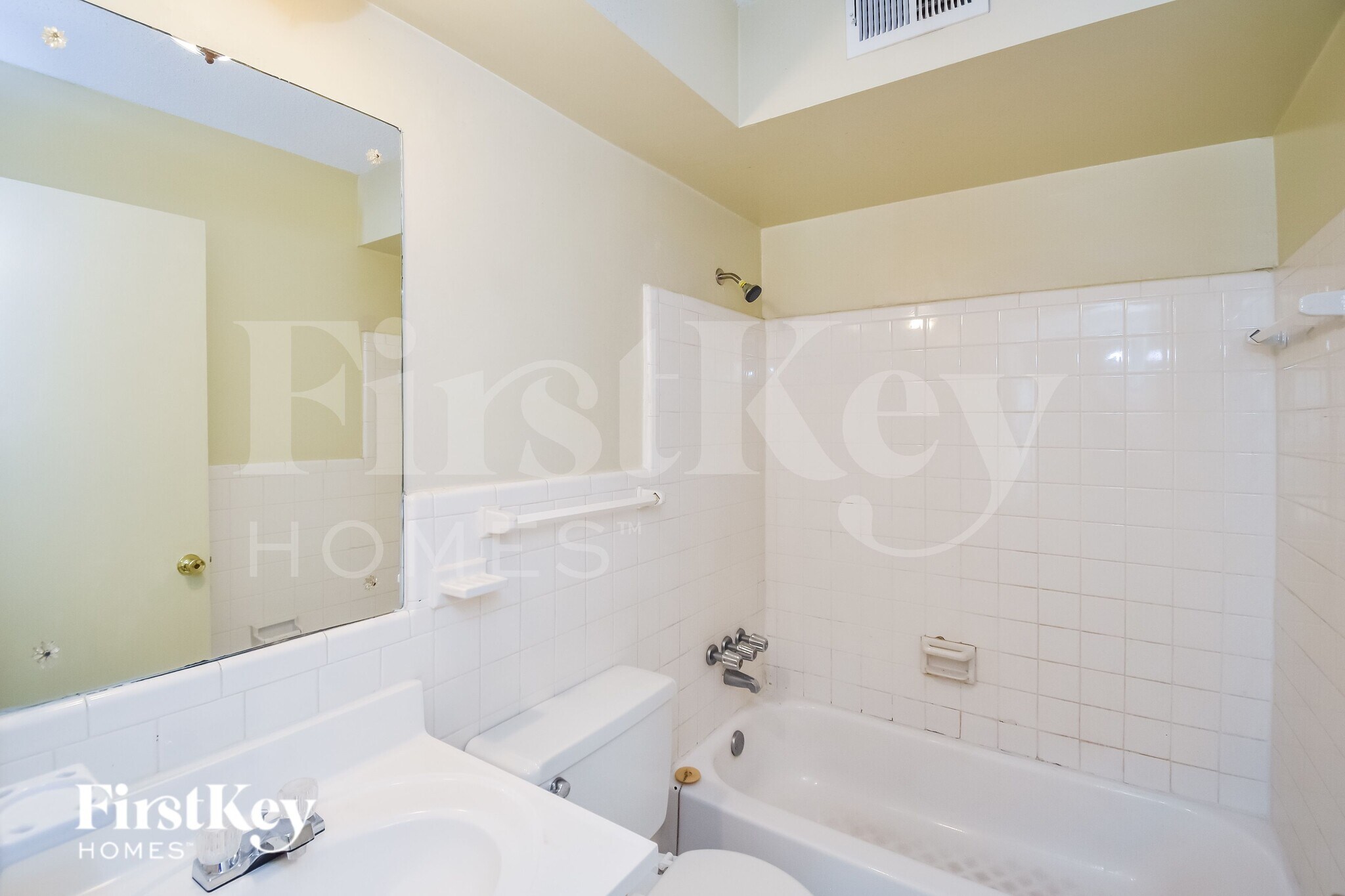 Building Photo - 2905 Kenneth St