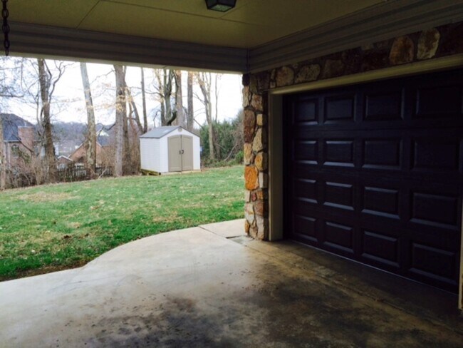 Building Photo - 124 Arlington Cir