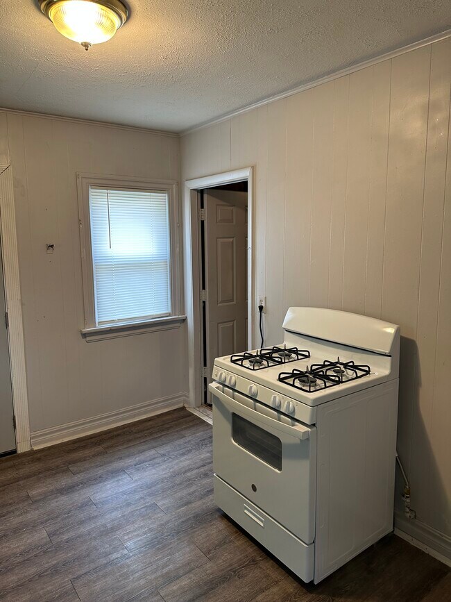 Building Photo - 308 SW 44th St