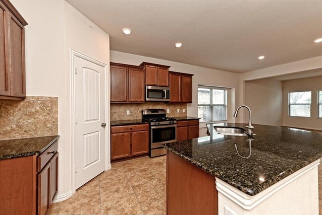 Building Photo - 265 Shale Cir