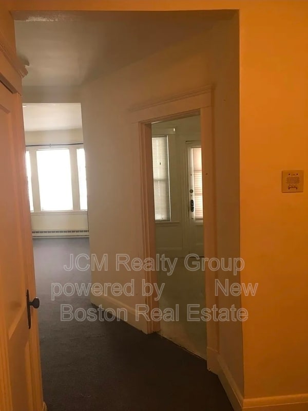 Building Photo - 203 Lewis St