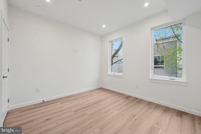 Building Photo - 2209 N Franklin St
