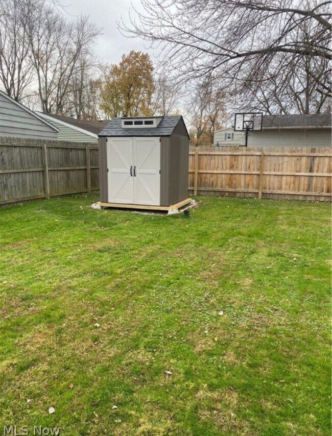 Building Photo - 5696 Pleasant Ave