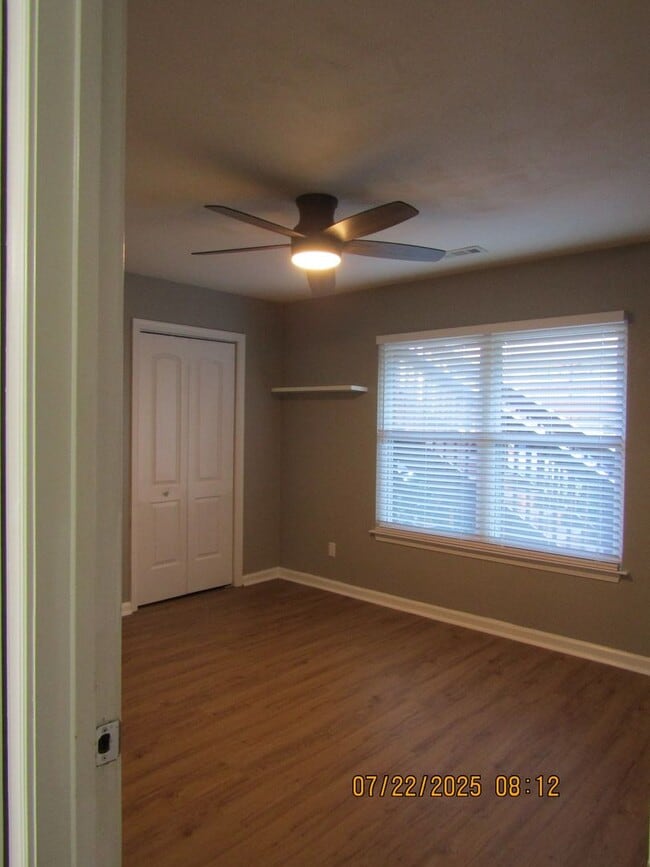 Building Photo - South Virginia Beach Barberton