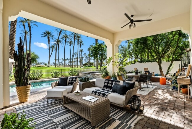 Building Photo - 56738 Palms Dr