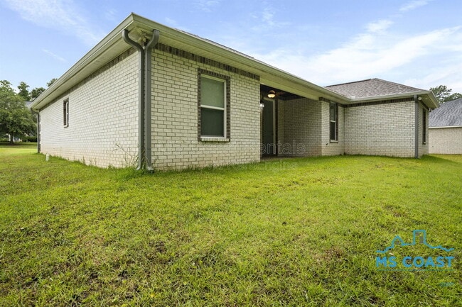 Building Photo - 15328 Oak Creek Cove