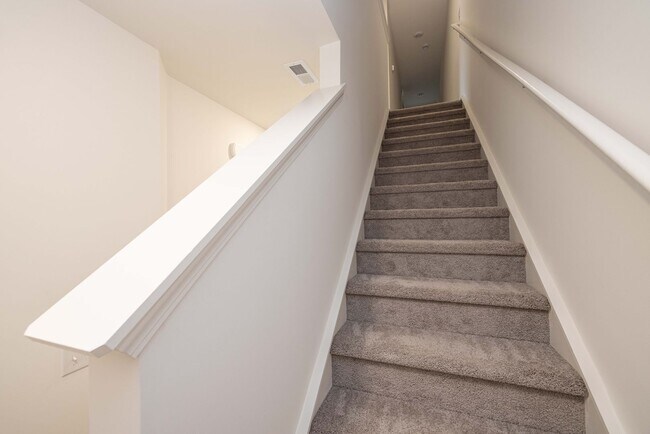 Building Photo - 436 Kinnerton Pl