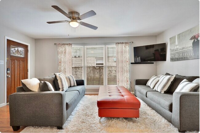 2 bedroom 1.5 bath unit - 6086 Saint Anthony Ave