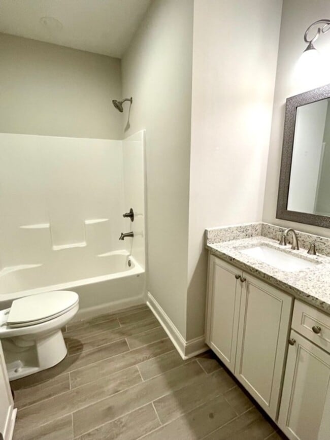 Building Photo - 801 S Audubon Pl Ave