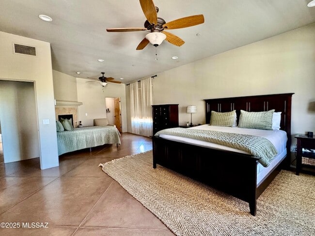 Building Photo - 11096 N Pusch Ridge View Pl