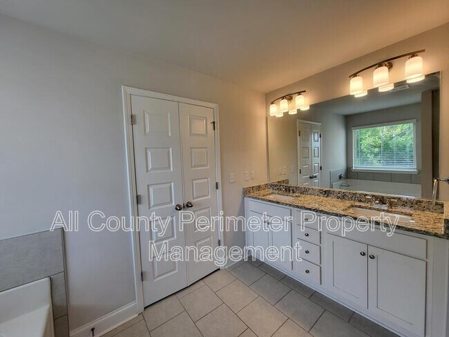 Building Photo - 5690 Deer Trail Ct