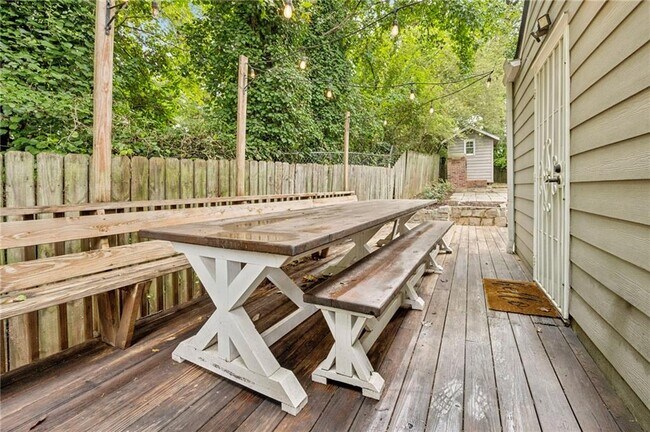 Building Photo - 1136 Gilbert St SE