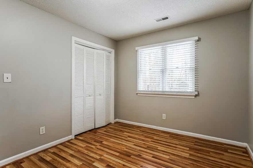 Building Photo - 103 Dwelling Pl