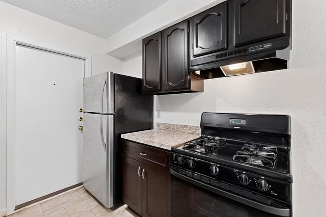 Building Photo - 6605 Bluestone St
