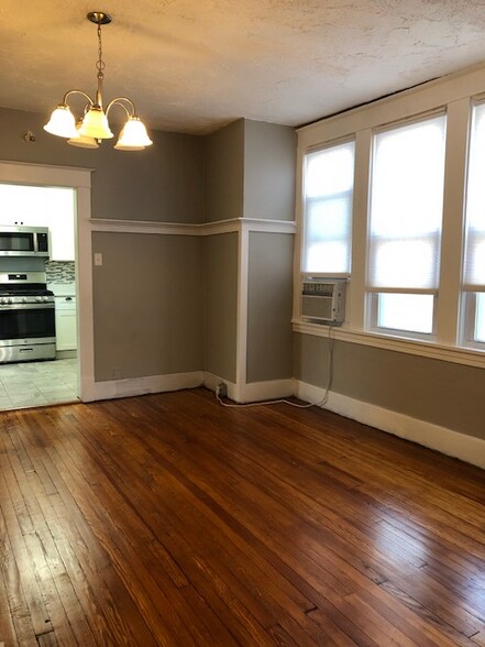 Building Photo - 260 Academy Ave