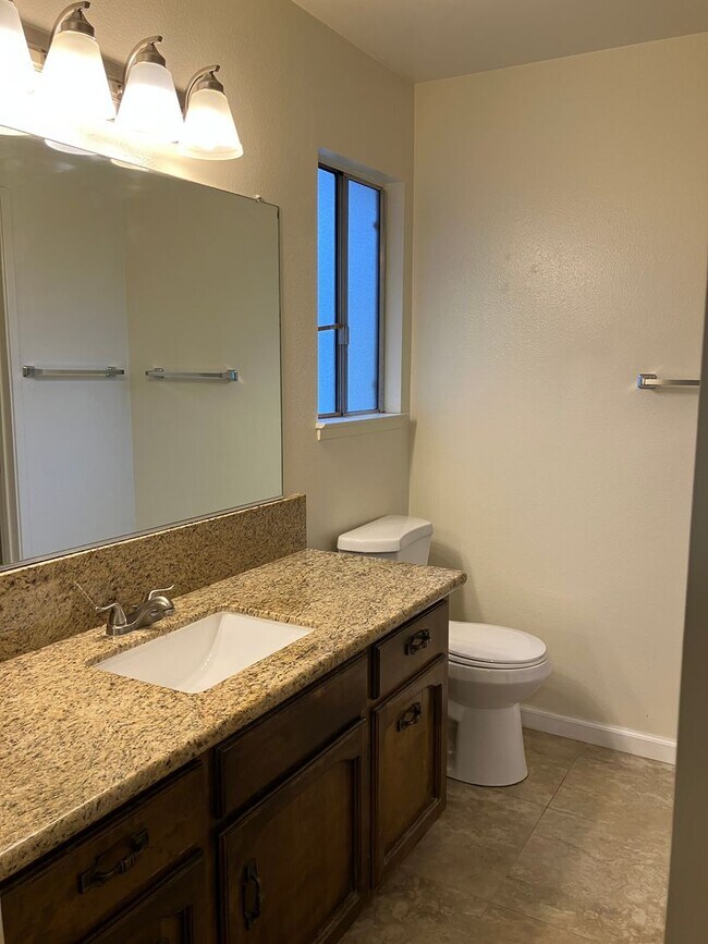 Building Photo - 1213 Satariano Ln