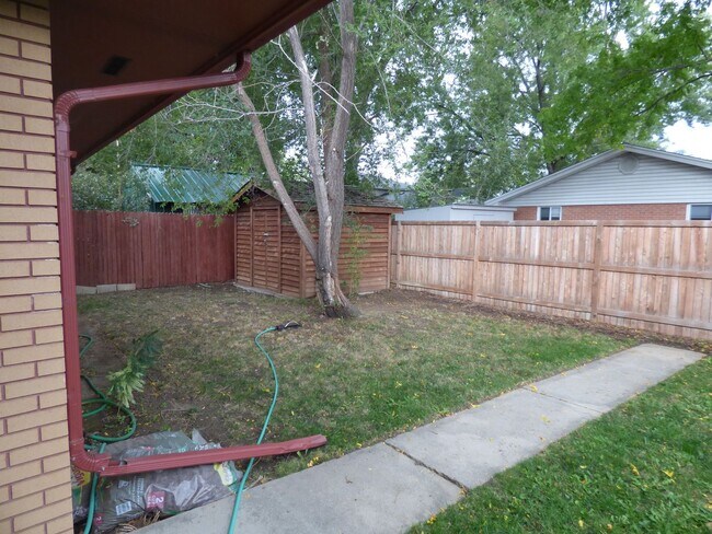 Building Photo - Beautiful Home in Longmont Estates
