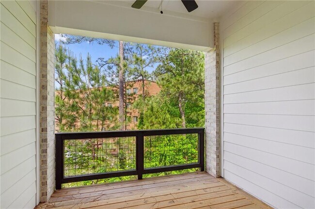 Building Photo - 427 Burton Dr