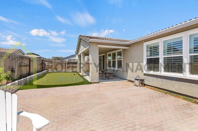 Building Photo - Stunning New 4 Bed / 3 Bath Home | Built i...