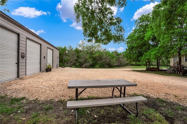 Building Photo - 2201 Cr 320