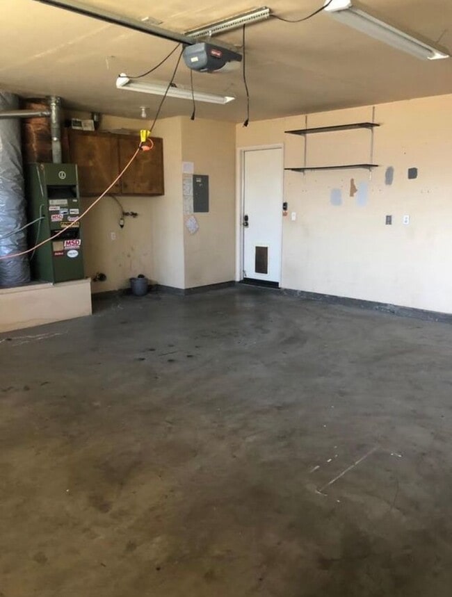 Building Photo - Montecito Estates 3 Bed/ 2 Bath Home