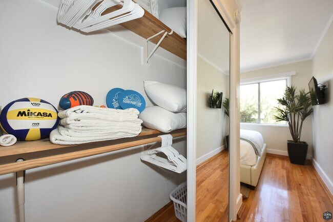 Building Photo - 16 Clubhouse Ave