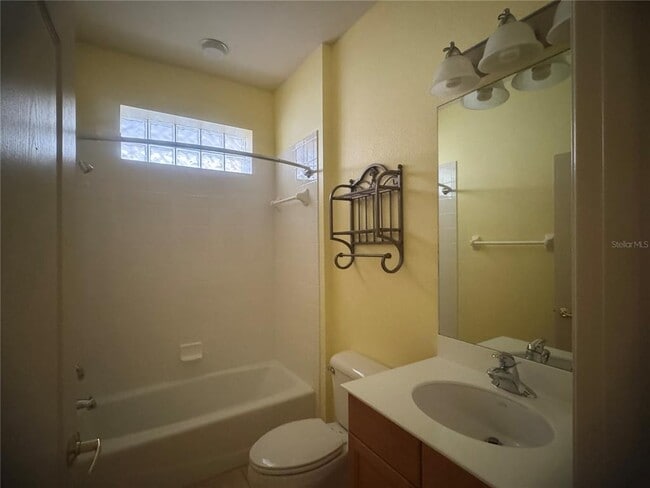 Building Photo - 1063 Topelis Dr