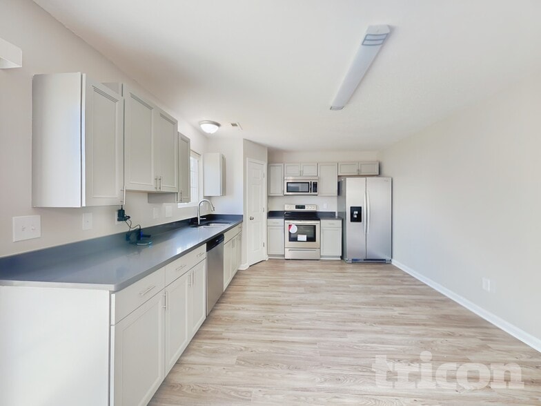 Building Photo - 1135 Edinburgh Dr