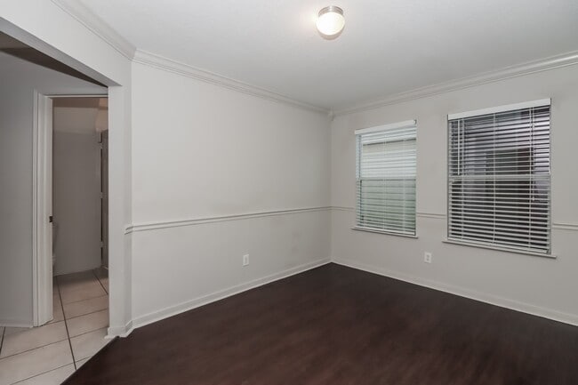 Building Photo - 2823 Packard Elm St