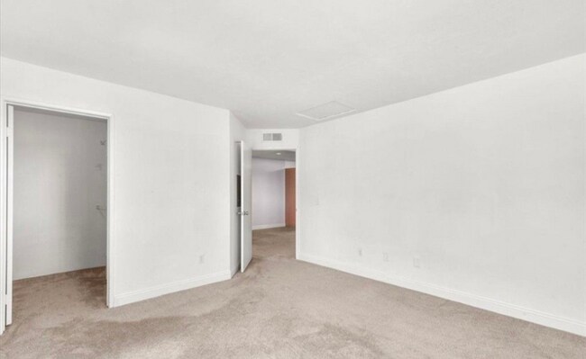 Building Photo - 17161 Alva Rd