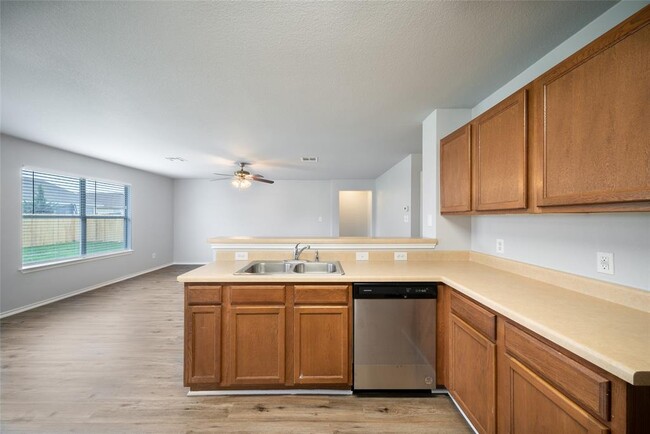 Building Photo - 2108 Boyer Dr
