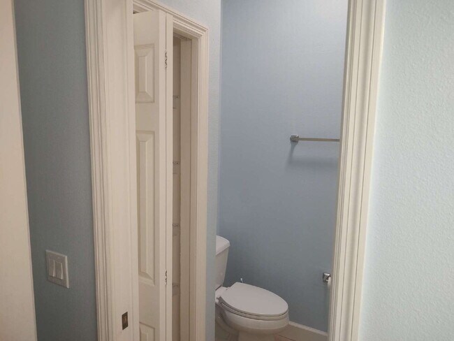 Building Photo - "Spacious 4-Bedroom with 3 Full Baths - 2,...