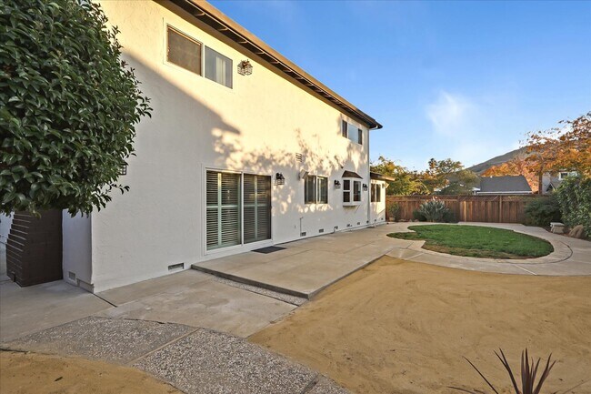 Building Photo - 249 Purple Glen Dr