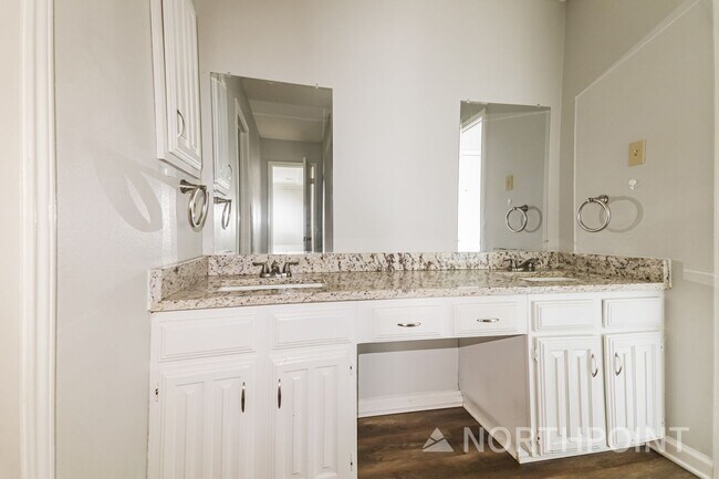 Building Photo - 3 BR/2BA | Newly Renovated Single Family Home | Fireplace in living room | Fenced backyard!
