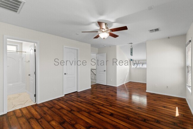 Building Photo - 2129 E Huntington Dr