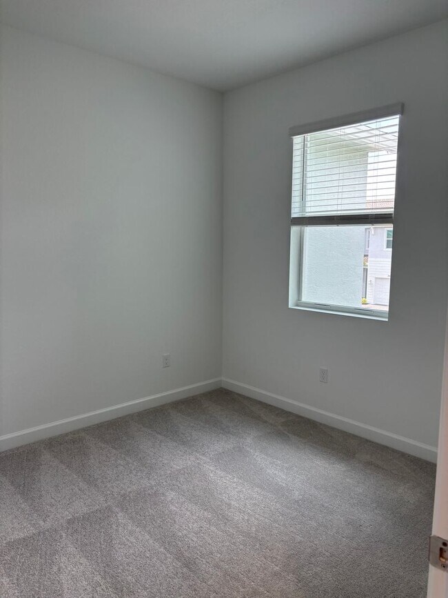 Building Photo - Veranda Landings