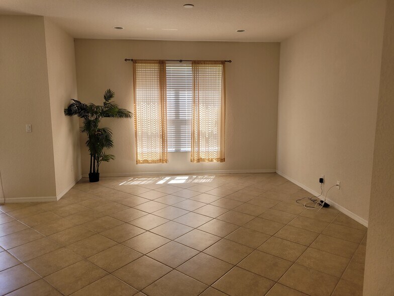 Living Room - 1136 Cheval Dr