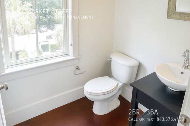 Building Photo - 23-B2 Market