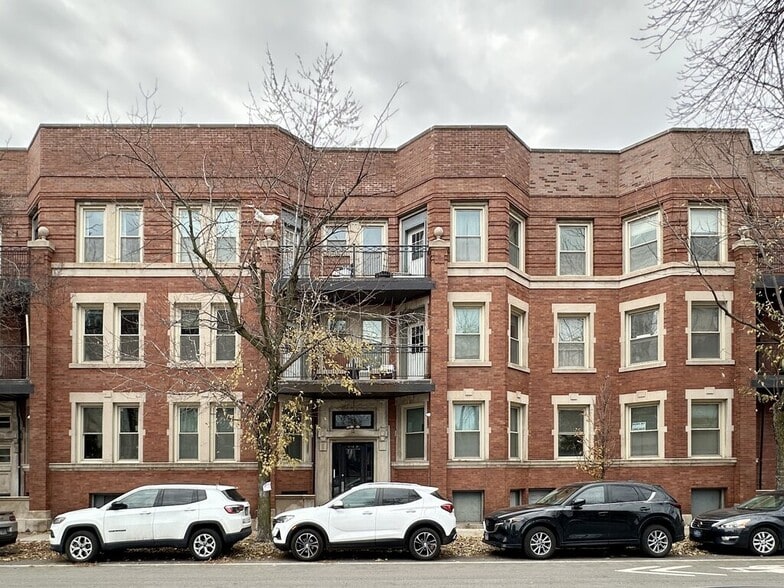 Primary Photo - 4118 N Clarendon Ave