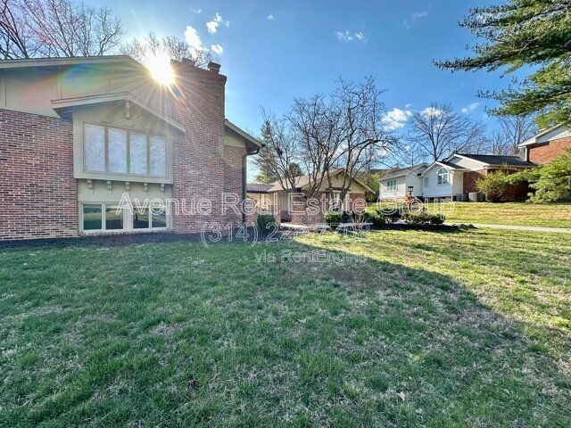 Building Photo - 429 Staines Ct