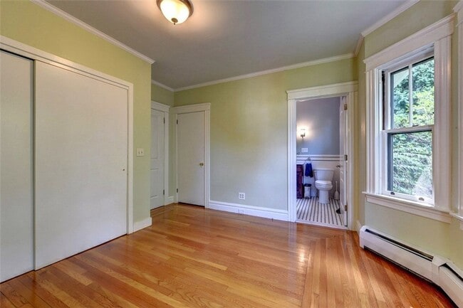 Building Photo - ****Pawtucket/Oakhill - Three Bed Single F...