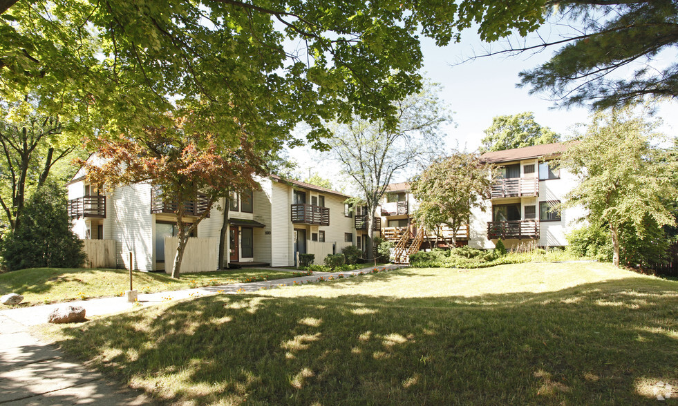 East Village Apartments - Flint East Village Apartments