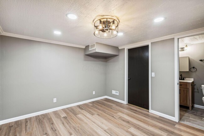 Building Photo - 1794 Bennigan Dr