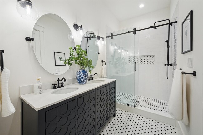 Building Photo - 1514 31st St