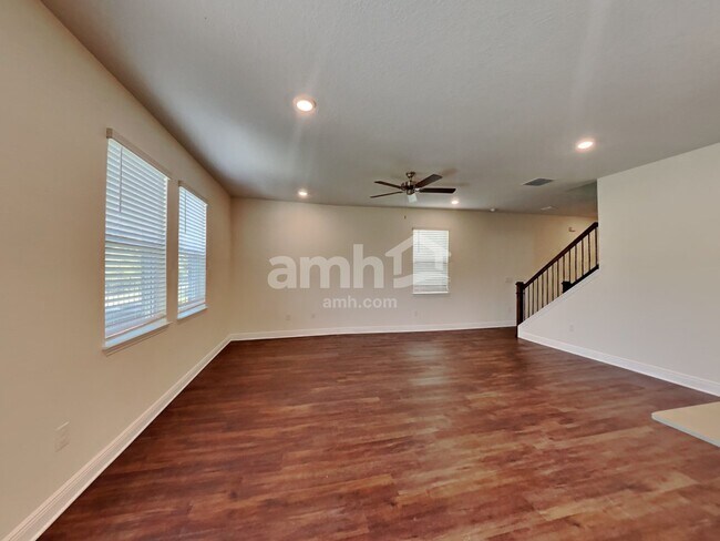 Building Photo - 27288 St Andrews Ave