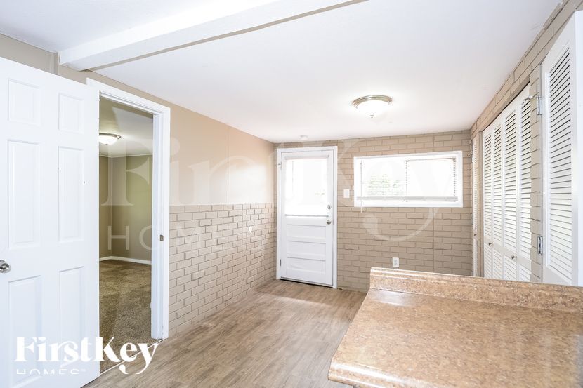 Building Photo - 2293 Maxville Ln