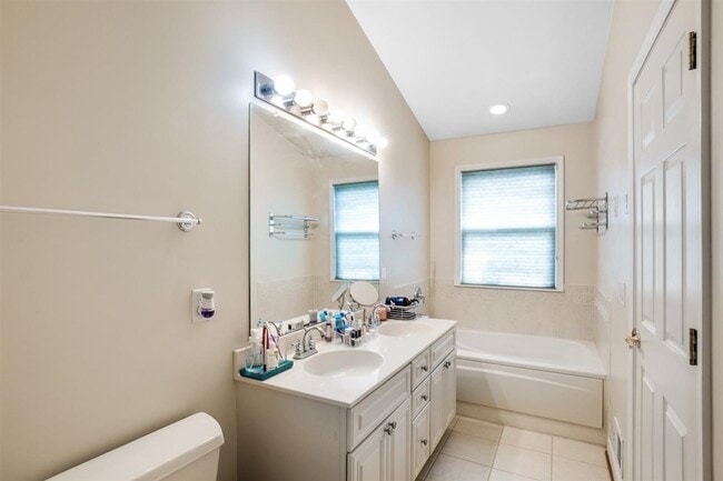 Building Photo - 350 Oswego Ct