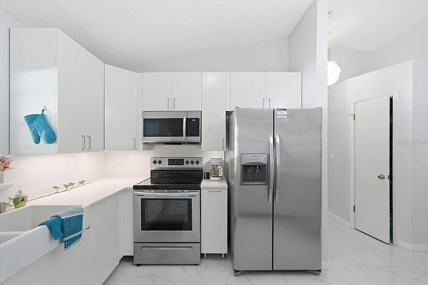 Building Photo - 7330 Ashmore Dr