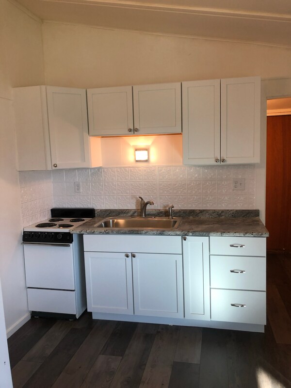 Building Photo - 2202 Fargo Ave