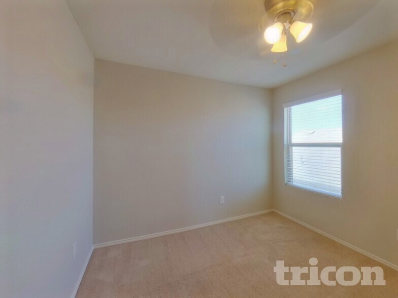 Building Photo - 337 Falling Star Dr